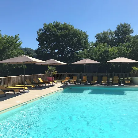 Village De - La Cascade Üdülőpark Sainte-Eulalie-d'Olt