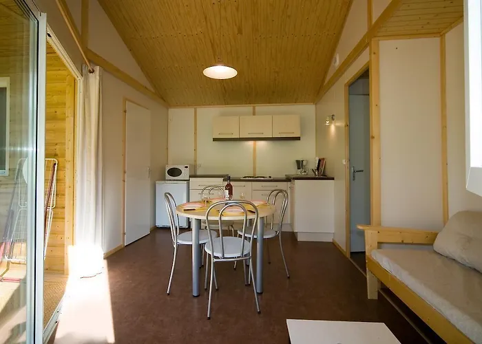 Village De - La Cascade 3*